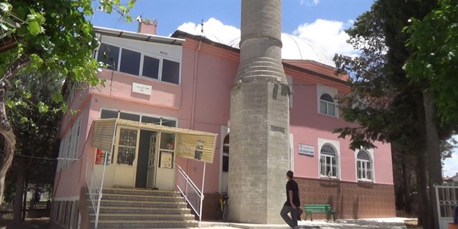 Önceki gün yardım istediği cami imamını bıçakladı