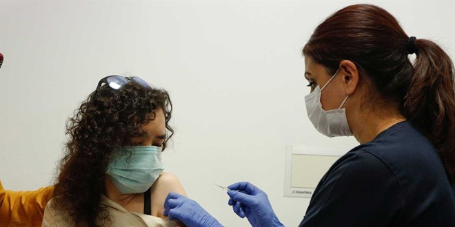 35 yaş ve üzeri vatandaşlar Kovid-19'a karşı aşılanmaya başladı