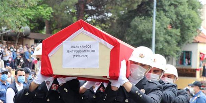 Şehit polis memuru Denizli'de toprağa verildi