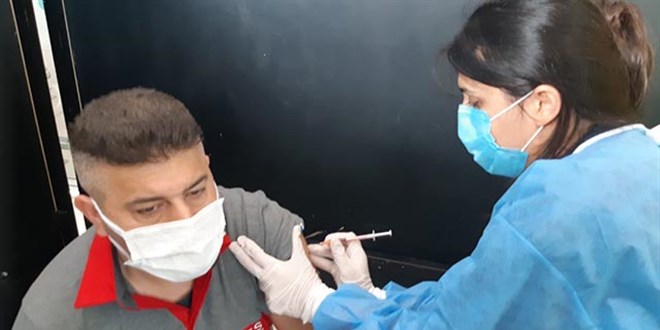 İstanbul Havalimanı'nda çalışanlara aşı yapılmaya başlandı