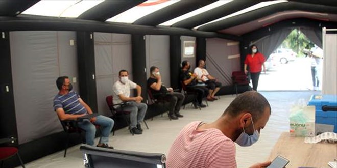 Bu ilde park, bahçe ve fabrikalarda randevusuz aşı yapılıyor