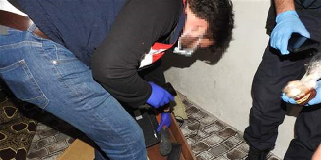 12 ildeki DEAŞ operasyonunda yüklü miktarda TL ve dövizle altın ele geçirildi