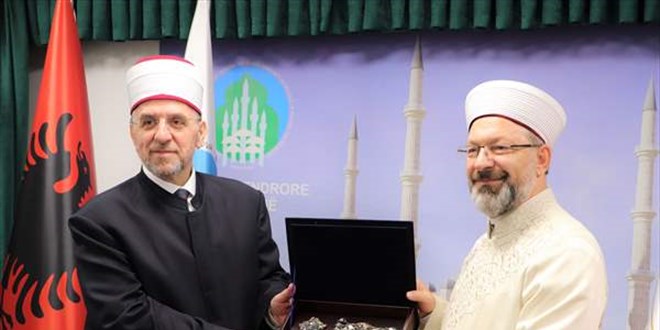 Diyanet İşleri Başkanı Erbaş, Kosova İslam Birliği'ni ziyaret etti