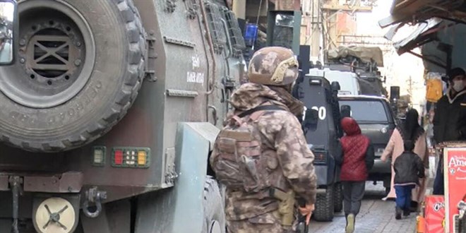 Diyarbakır'da alacak verecek kavgası: 16 şüpheli gözaltında