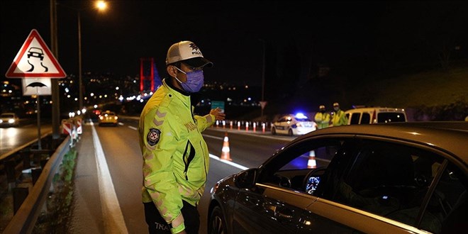 Ülke genelindeki sokağa çıkma kısıtlaması başladı
