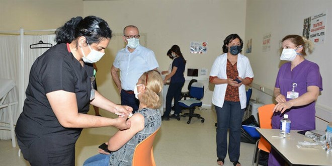 Bakan Koca: Randevusuz aşı bizi yavaşlatıyor