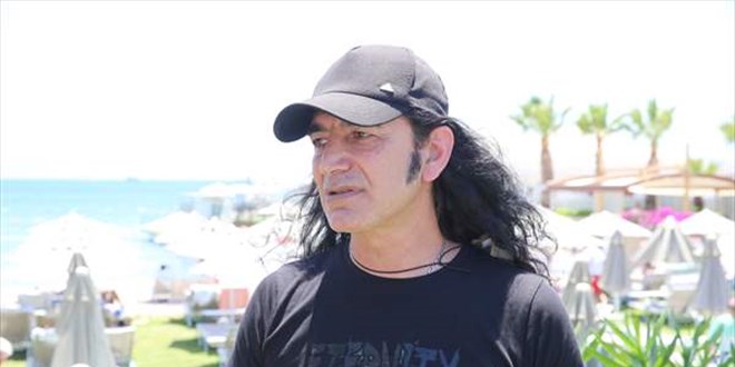 Murat Kekilli'den, İsrail'in Gazze'ye yönelik saldırılarına şarkılı tepki