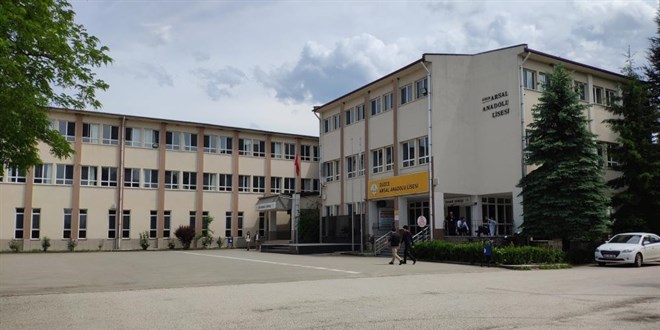 Düzce'de 10 okulun müdürü yer değiştirdi