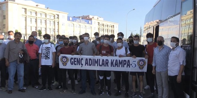 Niğde Emniyeti, 23 lise öğrencisi Çanakkale'ye gönderdi