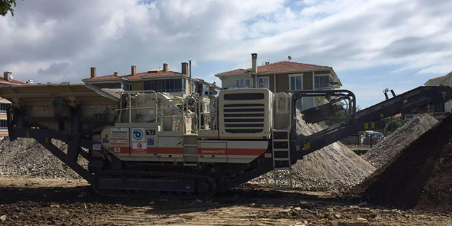 Belediye'nin 4,5 milyonluk taş kırma makinesini çaldılar