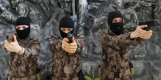 Özel Harekat'ın kadınları Türkiye'nin gözbebekleri