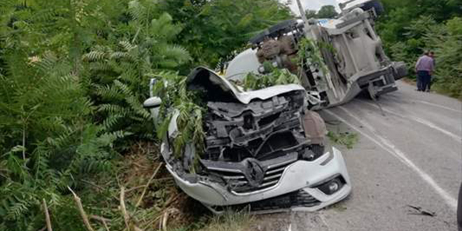 Balıkesir'de zincirleme trafik kazası: Daire Başkanı hayatını kaybetti