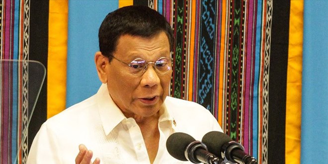 Filipinler Devlet Başkanı: Ya aşı olursunuz ya da sizi hapse atarım