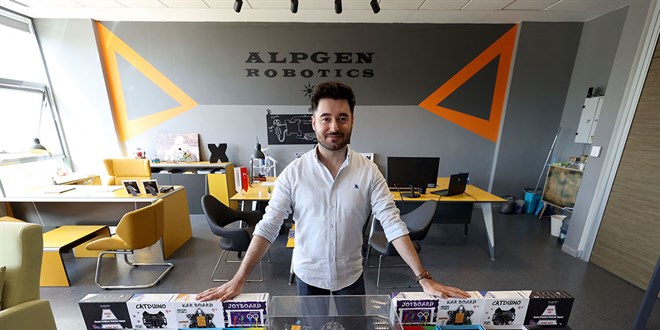 Robotik kodlama setleriyle 60'tan fazla ülkeye ihracat