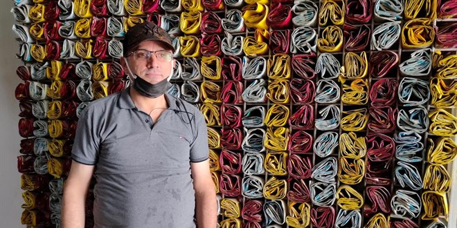 13 yıldır atmadı, 4 bin çay paketini dekor olarak kullanıyor