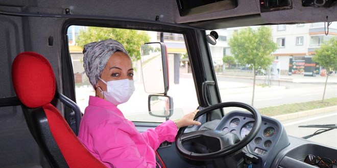 Samsun'un tek kadın ağır vasıta direksiyon öğretmeni