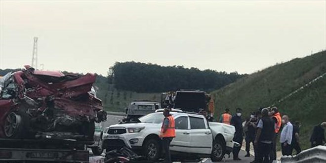 3 arac�n kar��t��� kazada 16 ya��ndaki gen� �ld�, 1 ki�i yaraland�