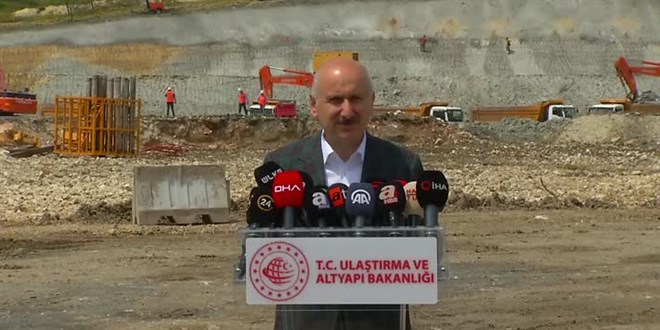 Bakan Karaismailoğlu, Kanal İstanbul alanında incelemelerde bulundu