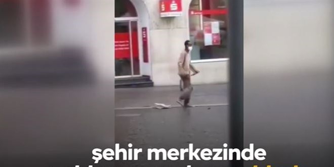 Almanya'da bıçaklı saldırı: En az 3 ölü