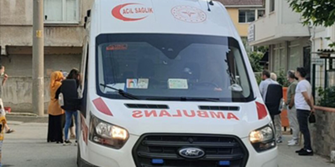 Sinir krizi geçirdi, evini ateşe verdikten sonra kendisini içeri kilitledi