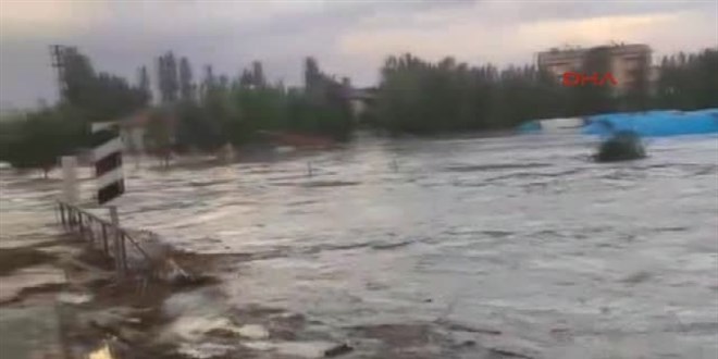 Sivas'ta sağanak sele neden oldu