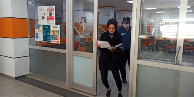 Kimliği olmayan öğrenciler için polis ekipleri seferber oldu