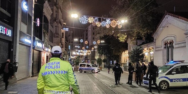 Türkiye genelindeki sokağa çıkma kısıtlaması başladı