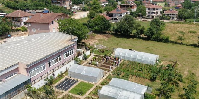 Daha önce hiç böyle bir köy okulu görmediniz