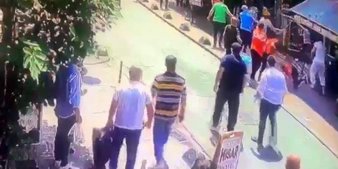 Beyoğlu'nda esnafın meydan kavgası kamerada