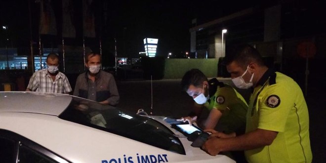 Alkollü sürücüden güldüren tehdit: Ben sizin komiseri arayayım