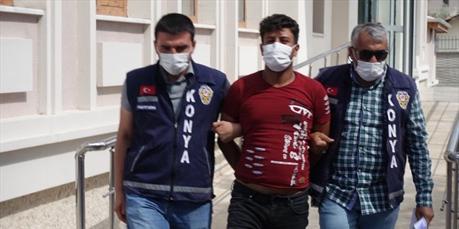 Tartıştığı kişiyi bıçakla öldüren Suriyeli, ülkesine kaçmak isterken yakalandı