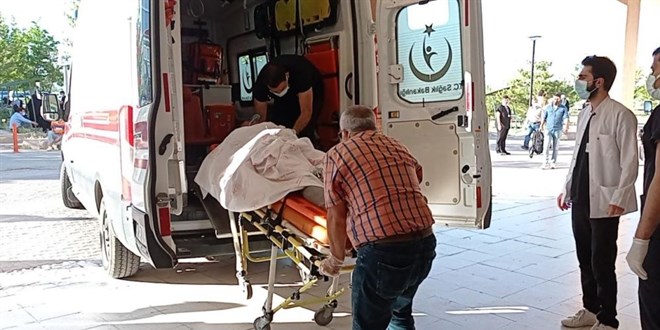 Fotoğraf çekiminden dönen liseliler kaza yaptı: 1 ölü, 4 yaralı