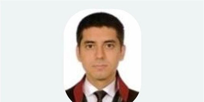 E-5'te genç avukat bir aracın önüne atlayarak intihar etti