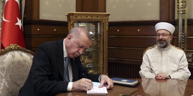 Cumhurbakan Erdoan, TDV'ye kurban banda bulundu
