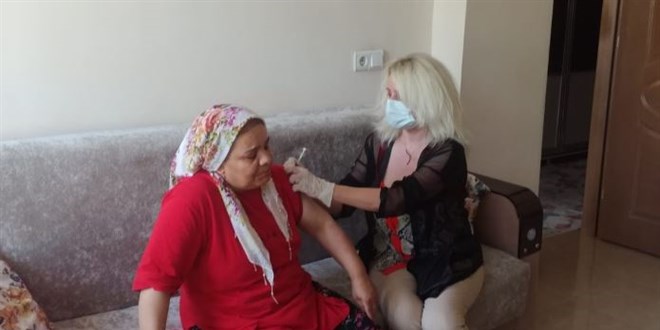 Şanlıurfa'da evde aşı uygulaması başlatıldı