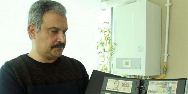 40 yıldır biriktiriyor! Evinde 105 ülkenin parasını saklıyor!