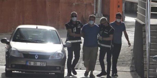 Gazeteci İrfan Aydın, Erdoğan ve Soylu'ya hakaretten gözaltına alındı