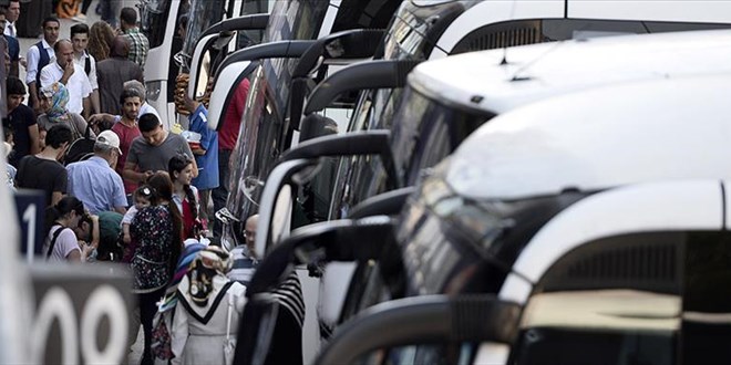 Bayram öncesi otogarda yüksek fiyat tartışması: 2 saatlik yol 100 lira!