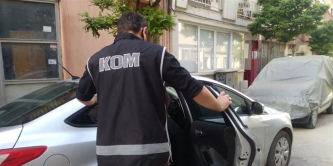 Rüşvet aldıkları iddia edilen 2'si memur, 9 kişi gözaltında