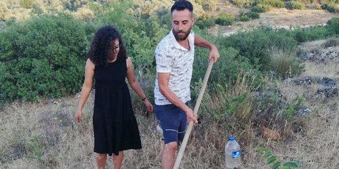Geleneği tekrar hayata geçirdiler: Diktikleri ağaca ömür boyu bakacaklar