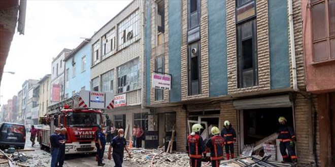 Ankara Siteler'de bir binadaki patlamada 2 kii yaraland