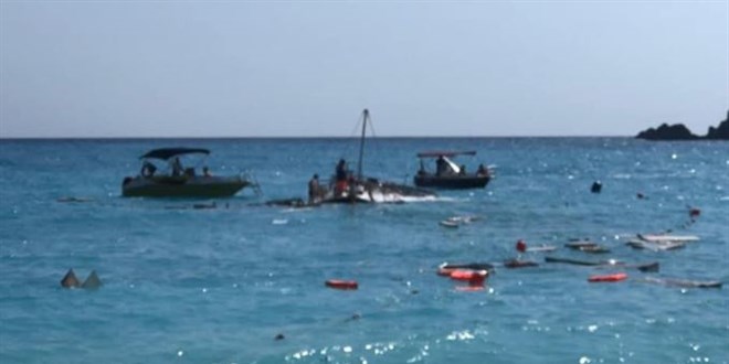 Fethiye'de tur teknesi battı, 1'i çocuk 3 yaralı