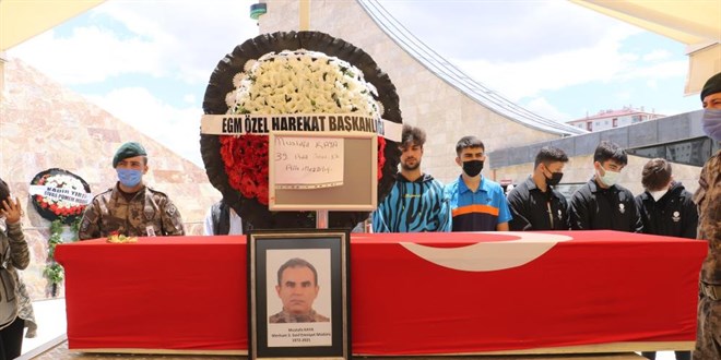 Hayatını kaybeden Özel Harekat Şube Müdürü toprağa verildi