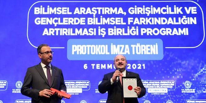 Mustafa Varank'tan iddial uan araba k: Trkiye liderlie oynayacak