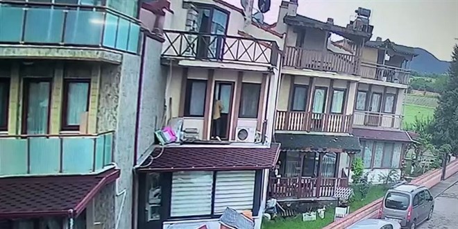 Taciz ettiği kadının evine giren sapkın tacizci tutuklandı
