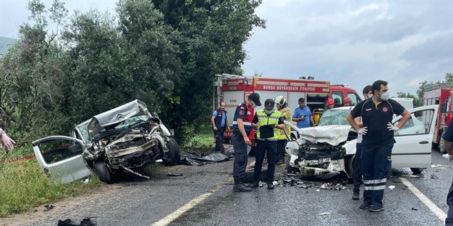 Bursa'da kafa kafaya facia: 4 ölü 5 yaralı