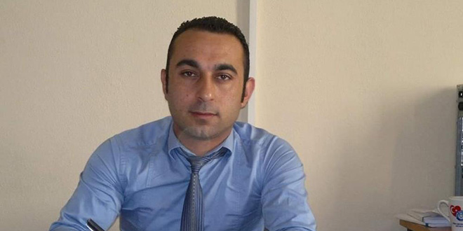 Okul müdürü evinde ölü bulundu
