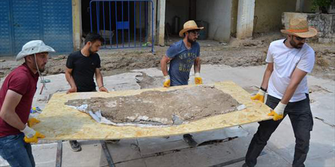 Evin bahesinde ortaya kan tarihi mozaikler mzeye tanyor