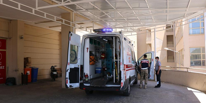 Babasının kullandığı kamyonetin altında kalan 2 yaşındaki çocuk hayatını kaybetti