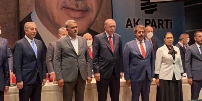 HDP'den istifa eden belediye bakan Ak Parti'ye geti